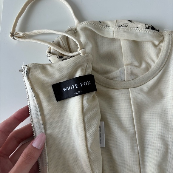 White Fox Black & Off-White Floral Bustier Corset Top - Picture 3 of 5